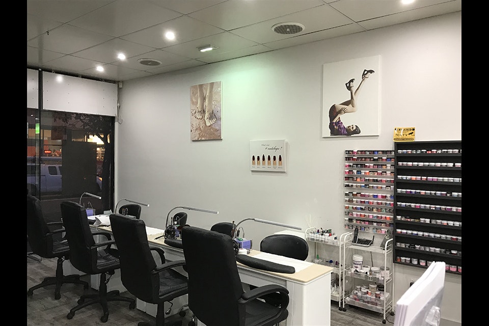 Best salons for hybrid nail polish in Edgware, London | Fresha